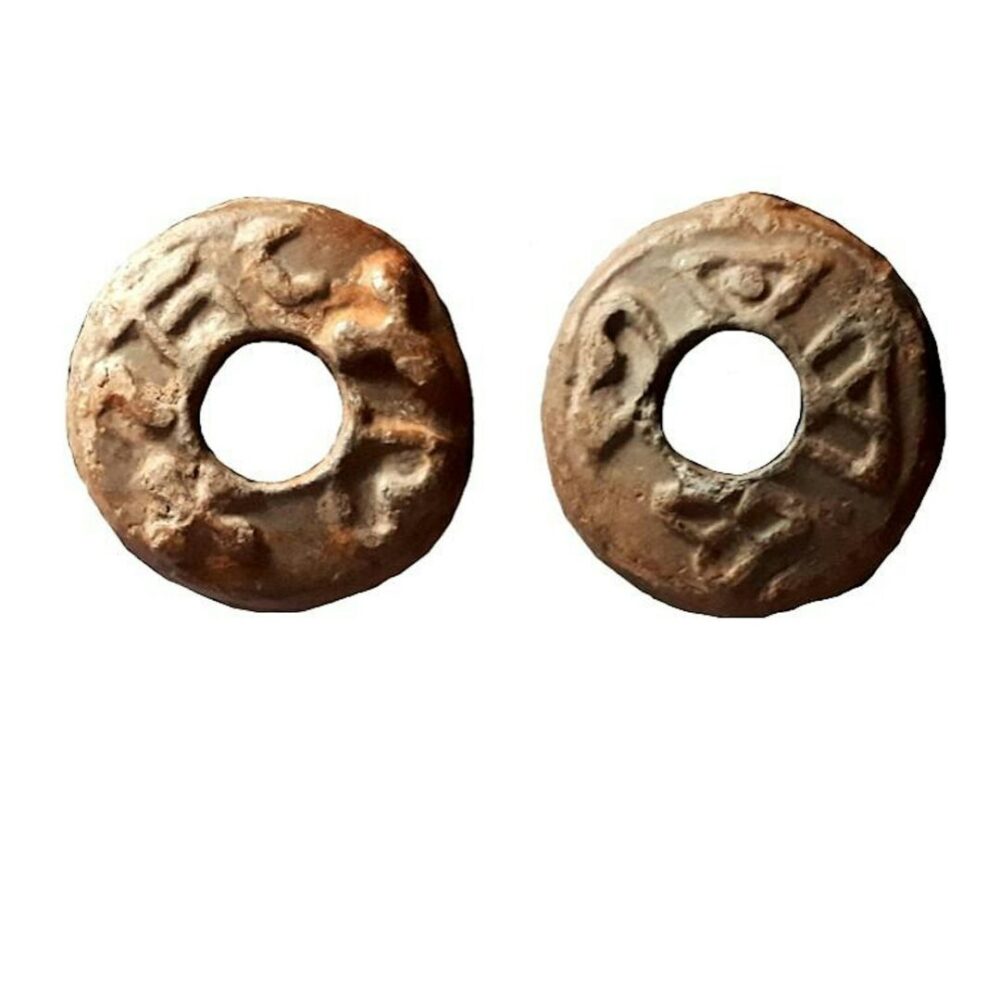 Image of two found coins.